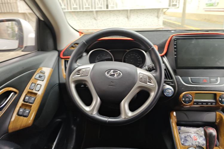 Used Hyundai ix35 2015 2.0L Automatic 2WD Smart Type China IV Steering Wheel