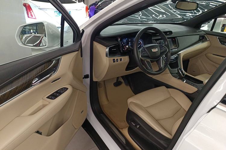 Used Cadillac XT5 2018 25T Luxury Model