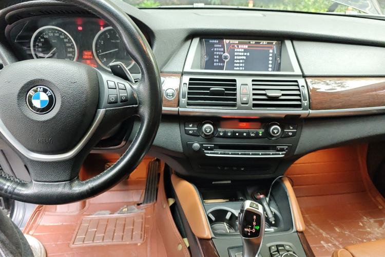 Used BMW X6 2011 xDrive35i Center Console