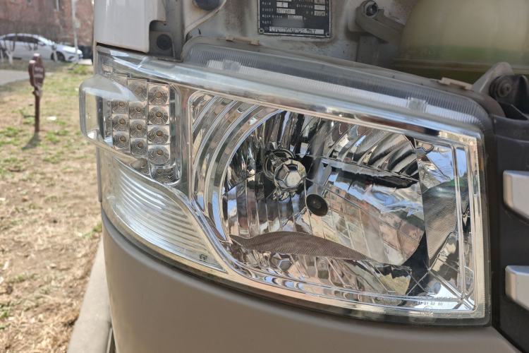 Used Foton Scenic G7 2017 2.0L Short-Wheelbase Commercial Van High Roof 4 Seats 4Q20M
