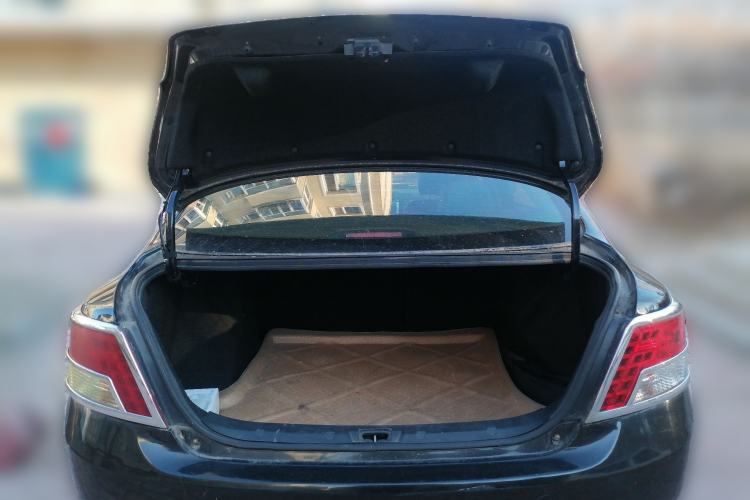 Used Zotye Z300 2013 1.5L Manual Luxury Model Trunk