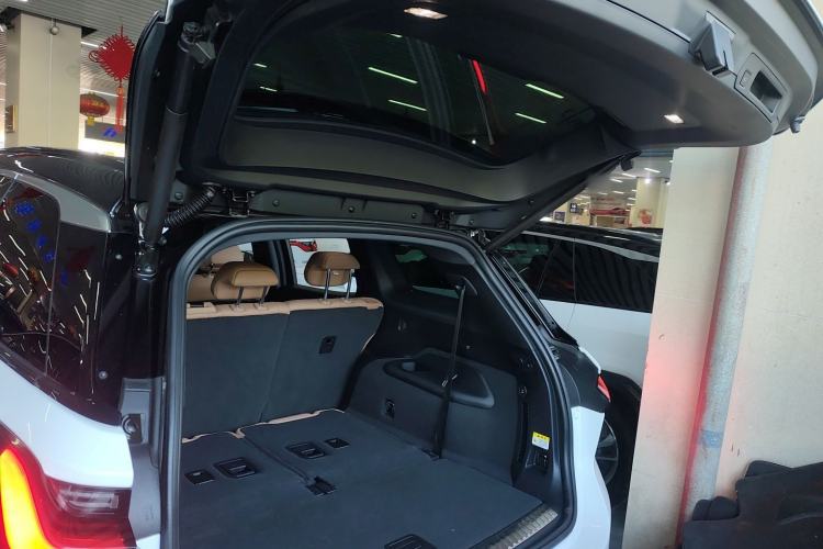 Used Nio ES8 2020 415 km Range 7-Seater Version
