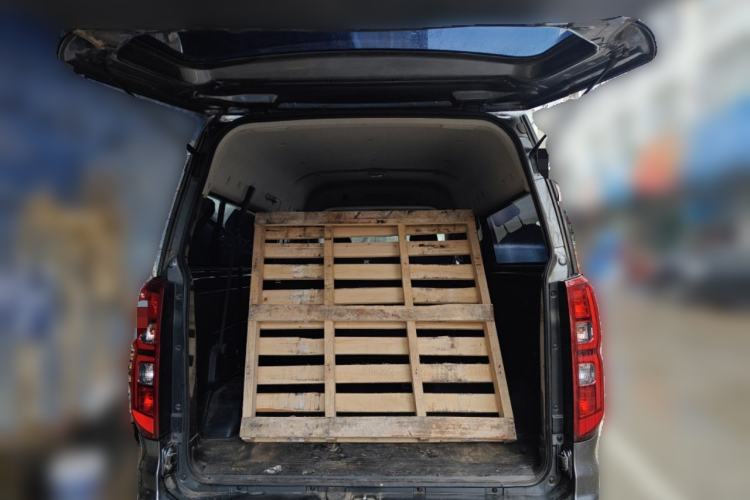 Used Jinbei Gold Hiace 2021 1.5L Passenger Vehicle Engineering Lion 6 Seats
