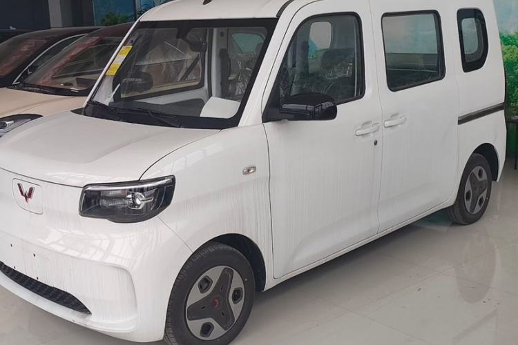 Used Wuling Zhiguang New Energy 2025 Comfort Model Exterior 5