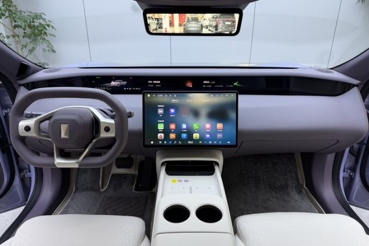 Used Avatr 06 2025 Pro Range-Extended Edition Interior 9