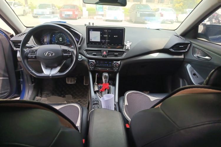 Used Hyundai Lafesta 2019 280TGDi Smart Speed Version China VI Standard Center Console