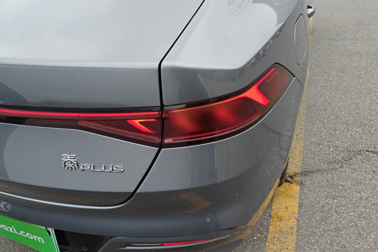 Used BYD Qin PLUS 2021 EV 400KM Luxury Model Right Rear Taillight