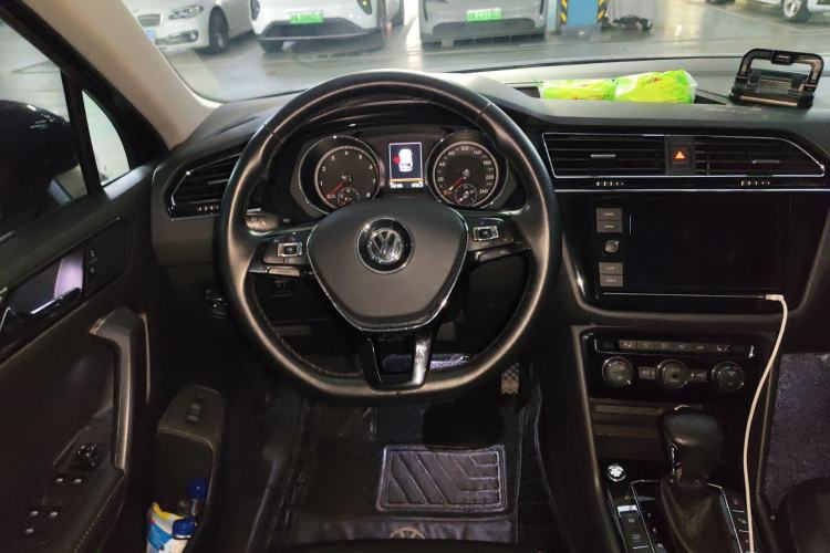 Used Volkswagen Tiguan L 2019 330TSI Automatic Two-Wheel Drive Smart Luxury Version China V Emission Standard