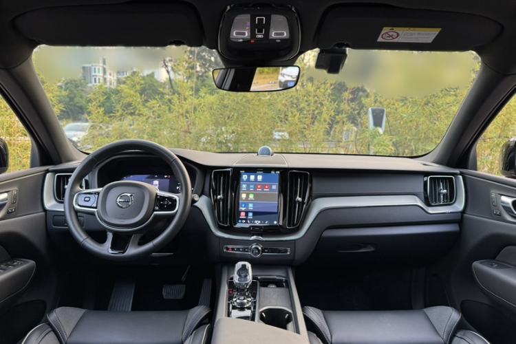 Used Volvo XC60 New Energy 2025 Plug-in Hybrid Long-Range All-Wheel Drive Zhiyuan Extreme Night Black Edition