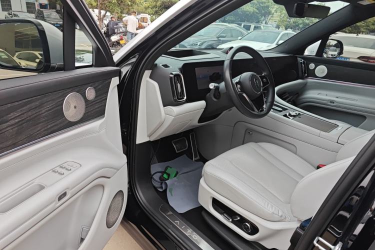 Used Hima AITO M9 2024 Range-Extended Ultra Version 42 kWh 6-Seater Model Driver Seat