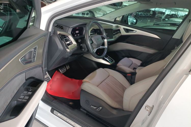 Used Audi Q5 e-tron 2022 40 e-tron Starry Edition Luxury Package Driver Seat