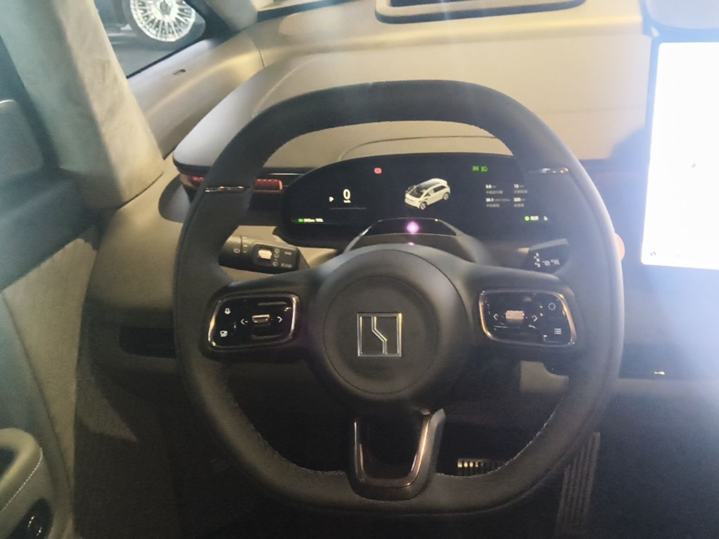 Zeekr MIX 2025 Intelligent Driving Version — снимка 13