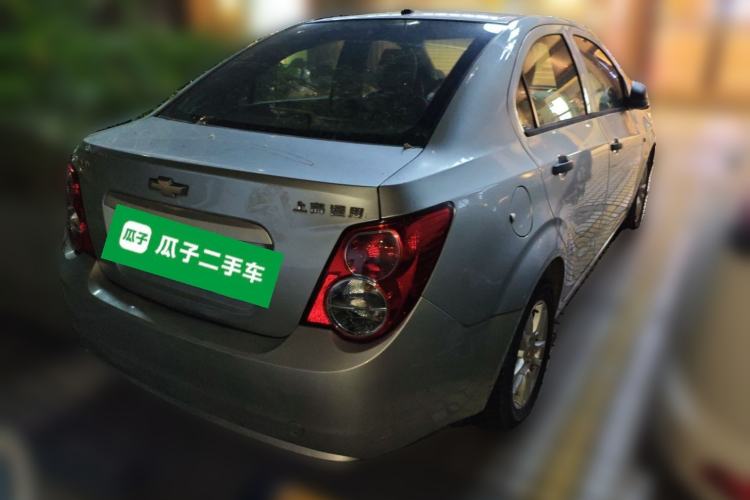 Used Chevrolet Aveo Sonic 2011 Sedan 1.4L MT SL

