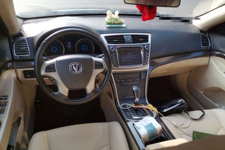 Used CHANGAN Raeton 2014 1.8T Automatic Elite Anniversary Edition China IV Standard Center Console