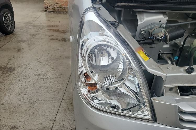 Used Wuling Rongguang S 2023 1.5L Base Version 5/7 Seats Right Front Headlight