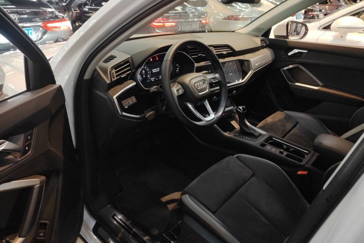 Used Audi Q3 2020 35 TFSI Ambition Dynamic Edition
