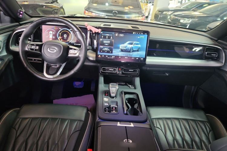 Used GAC Trumpchi GS8 2022 Flagship Series 2.0 TGDI Two-Wheel-Drive Prestige Edition (7 Seats) Center Console