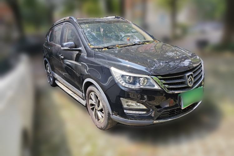 Used Baojun 560 2015 1.8L manual luxury version Front Right 45 Deg