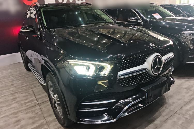 Used Mercedes-Benz GLE 2021 GLE 450 4MATIC Luxury Model Front Right 45 Deg