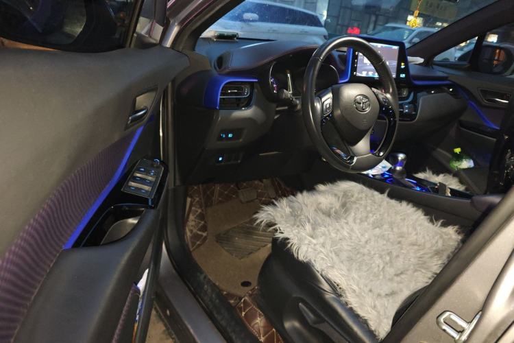 Used Toyota IZOA 2018 2.0L Yichi Version China VI Standard