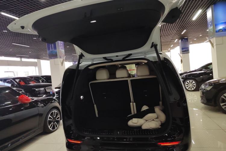 Used Li Auto MEGA 2025 Home Family Special Edition
