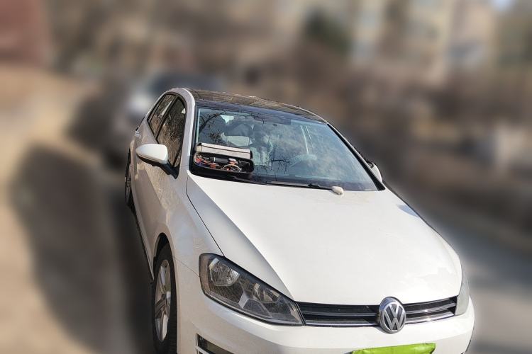 Used Volkswagen Golf 2015 1.4TSI Automatic Comfort Model Front Right 45 Deg