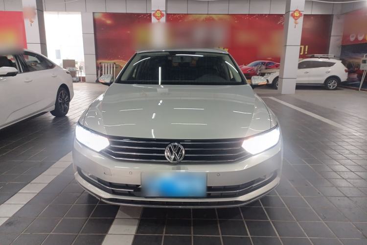 Used Volkswagen Magotan 2017 330TSI DSG Leading Model
