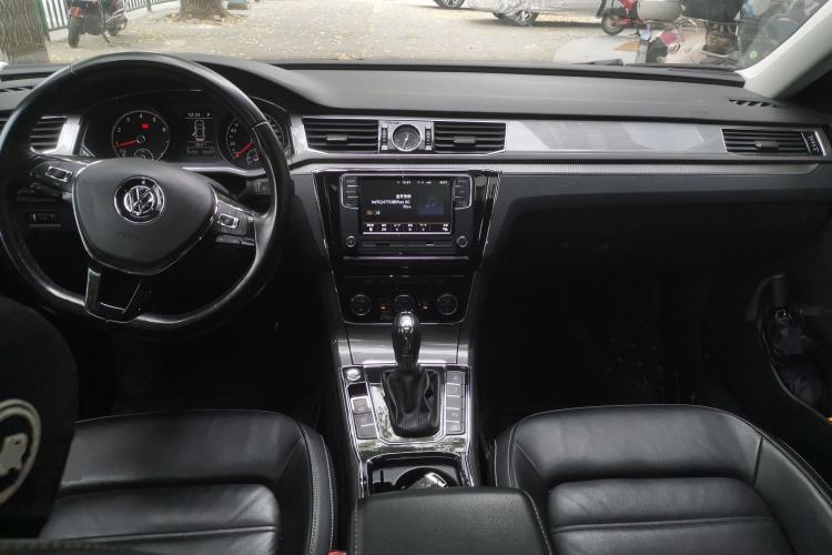 Used Volkswagen Passat 2017 330TSI DSG Luxury Edition
