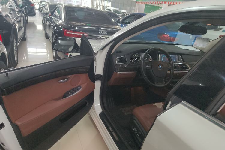 Used BMW 5 Series GT 2015 528i Leading Model