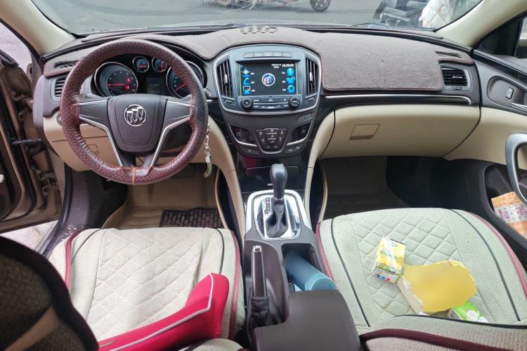 Used Buick Regal 2015 2.0L Leading Fashion Edition Center Console