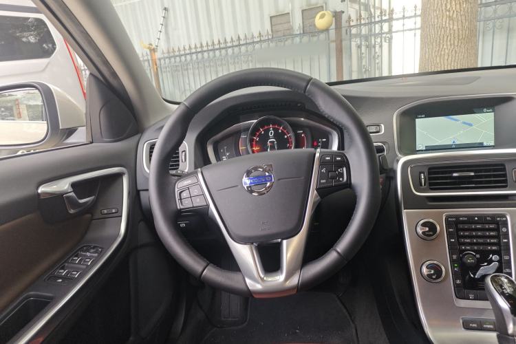 Used Volvo S60 New Energy 2015 S60L E-Drive Hybrid T6 Smart Drive Edition Steering Wheel