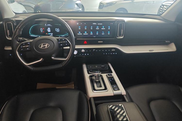 Used Hyundai ix35 2023 Musso 2.0L Prestige LUX Edition Center Console