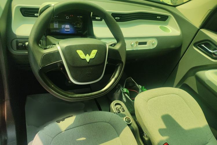 Used Wuling Hongguang MINIEV 2022 Macaron Premium Model – Lithium Iron Phosphate Center Console