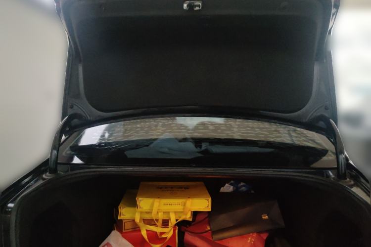 Used Volkswagen Magotan 2013 1.8TSI Luxury Model Trunk