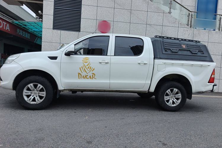 Used Foton Tunland 2017 2.4L E3 Gasoline 4x4 Elite Edition 4G69S4M