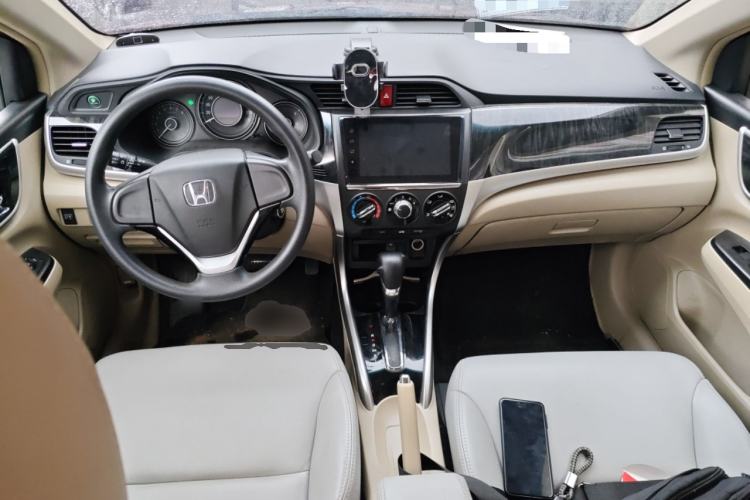 Used Honda Crider 2013 1.8L automatic comfort version Center Console