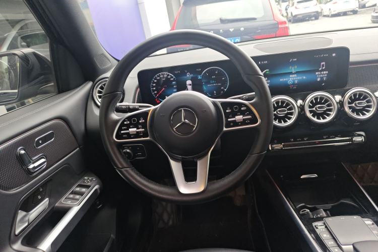 Used Mercedes-Benz GLB 2022 Updated GLB 200 Fashion Edition