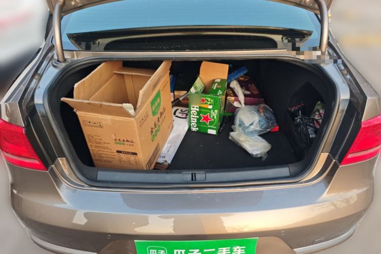 Used Volkswagen Magotan 2015 Revised 1.8TSI Prestige Version Trunk