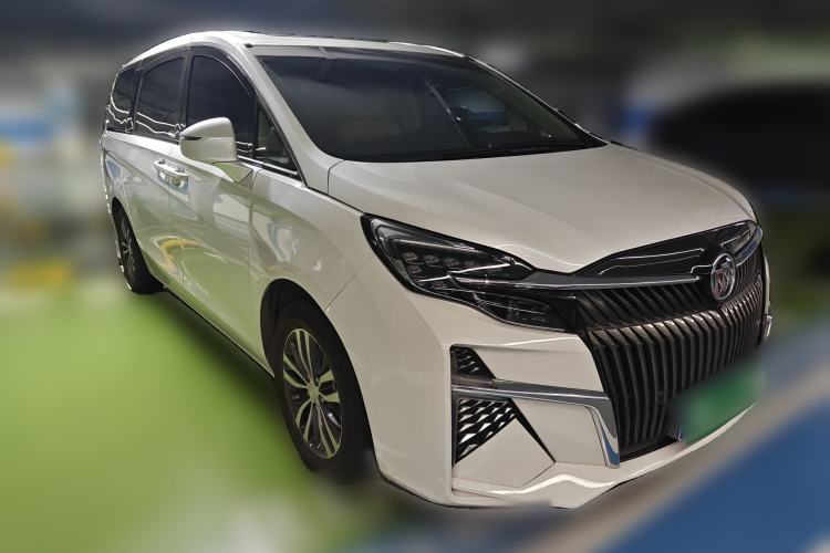 Used Buick GL8 2022 ES Landtrek 653T Comfort Edition Front Right 45 Deg