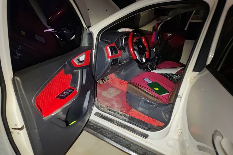 Used Zxauto Terralord 2018 2.5T Diesel Business Edition 4x4 Comfortable Large Double Cab SD4V25R-100 Driver Seat