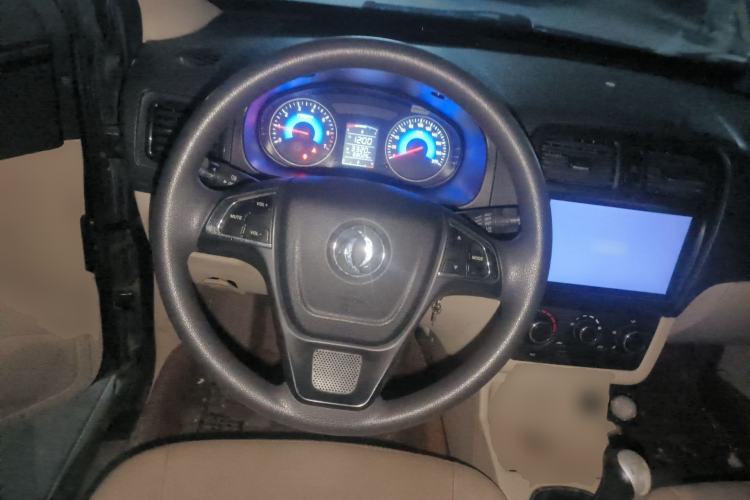 Used Dongfeng Fengon 370 2016 1.5L Manual Comfort 7-Seater