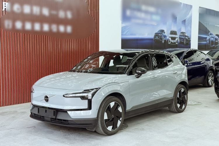 Used Volvo EX30 2025 Rear-Drive Long-Range Version Ultra