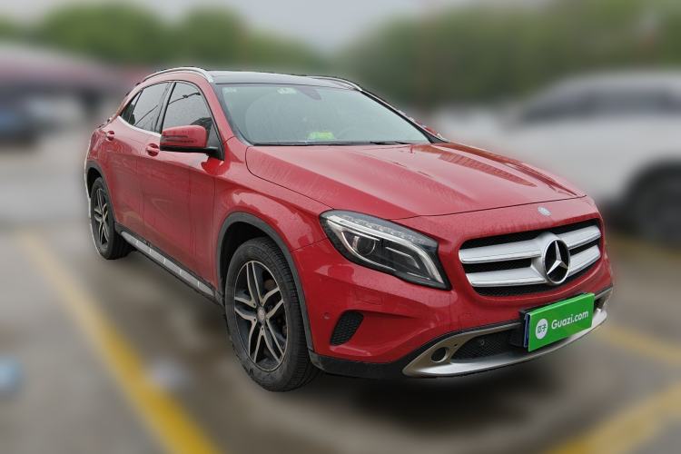 Used Mercedes-Benz GLA 2016 GLA 200 Fashion Model Front Right 45 Deg