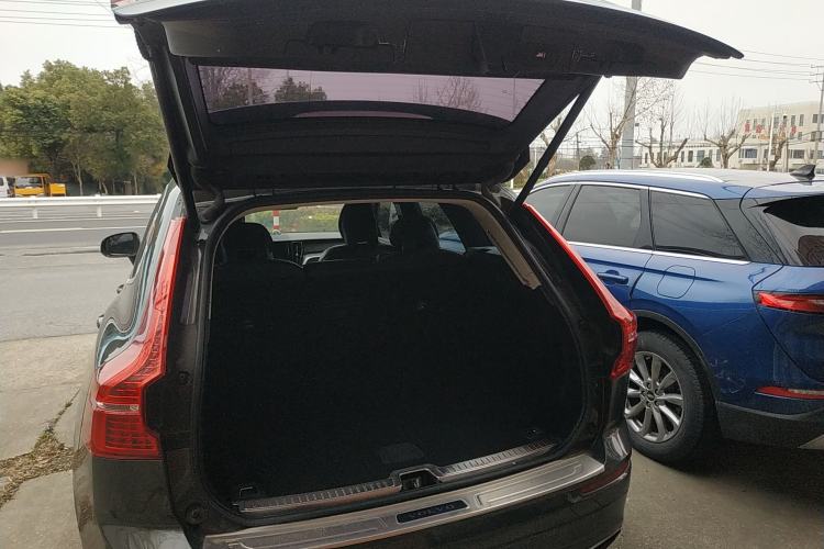 Used Volvo XC60 2019 T5 4x4 Smart Edition China VI Standard
