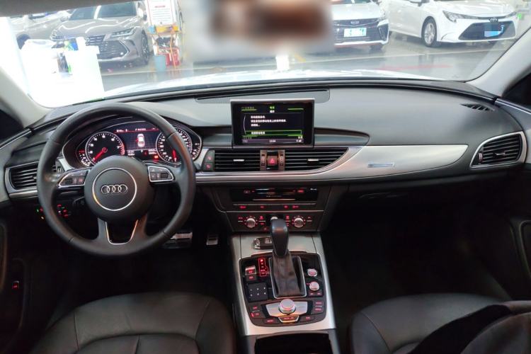 Used Audi A6L 2018 30th Anniversary Edition 35 TFSI Fashion Model Center Console