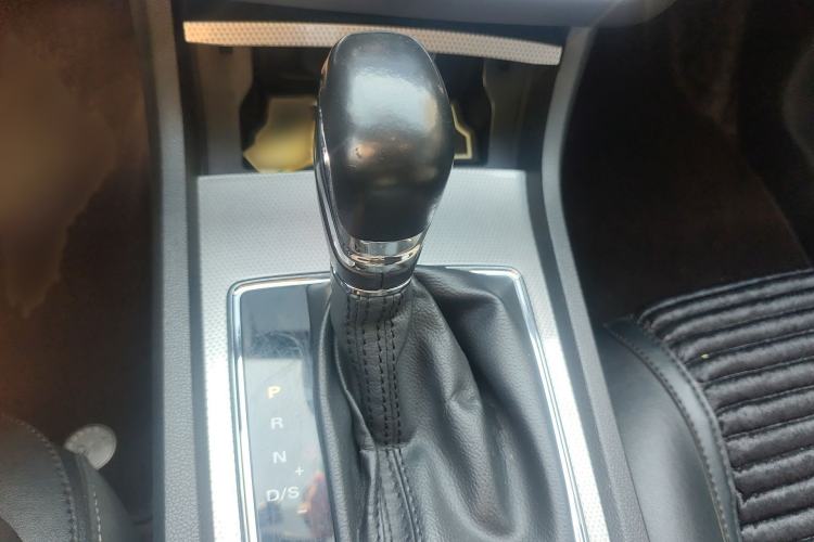 Used Roewe i6 2017 20T Automatic Internet Smart Edition Gear Lever