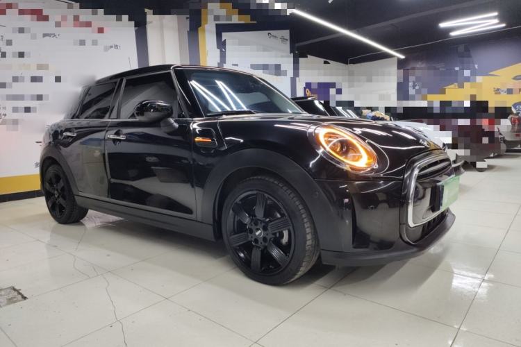 Used MINI MINI 2023 Updated 1.5T COOPER Artist Five-Door Edition

