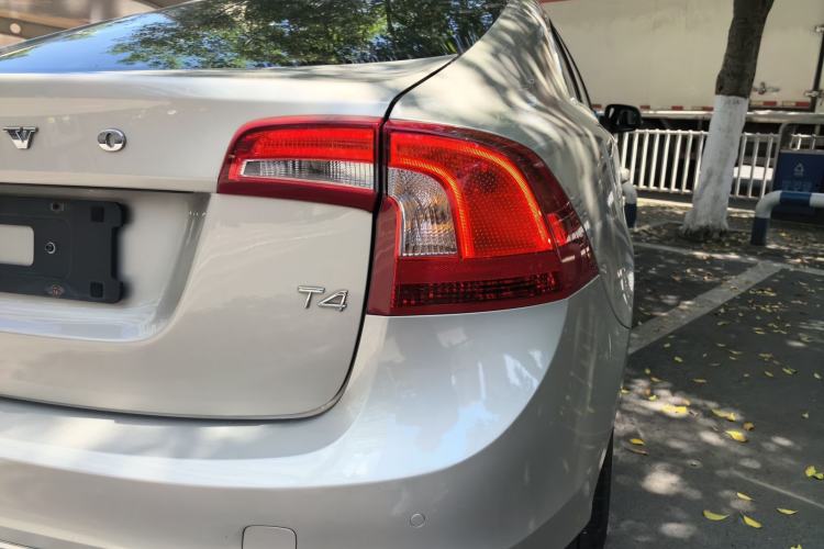 Used Volvo S60 2017 S60L T4 Smart Range Edition
