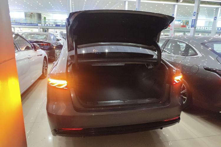 Used Chery Fengyun A8L 2025 1.5 TGDI 145 km Luxury Version Trunk