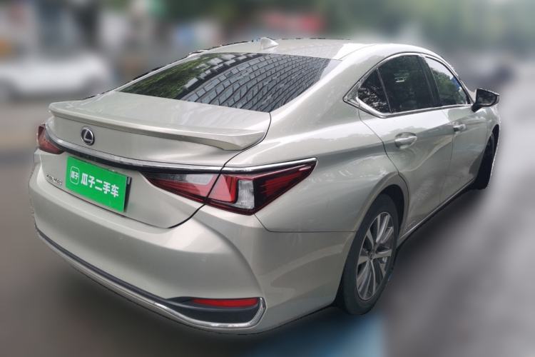 Used Lexus ES 2020 300h Premier Edition